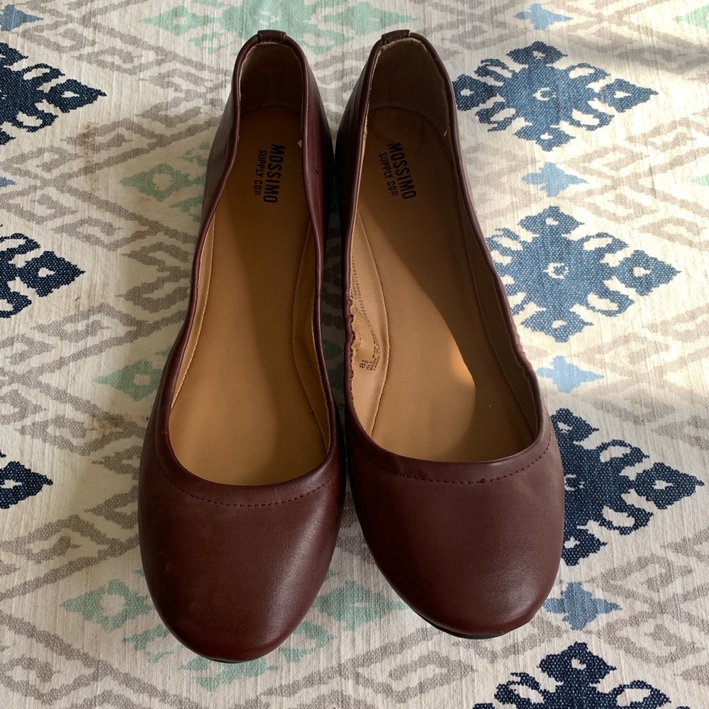 Mossimo Co Maroon Flats